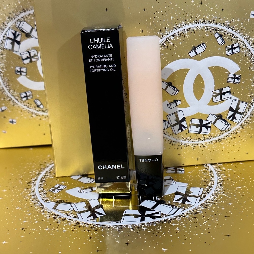 Chanel L'huile Camelia Hydrating & Fortifying Oil 11ml (authentic) - Picture 9 of 15
